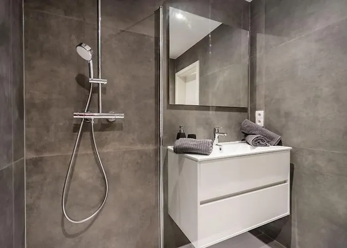 L'appart Leon, Avec Parking Gratuit Apartment